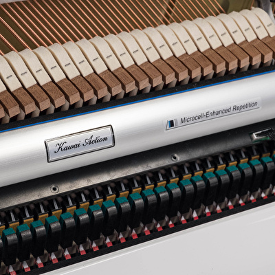 KAWAI K-300 AR2 WH/P AURES / 122 cm Hibrit Parlak Beyaz Duvar Piyanosu